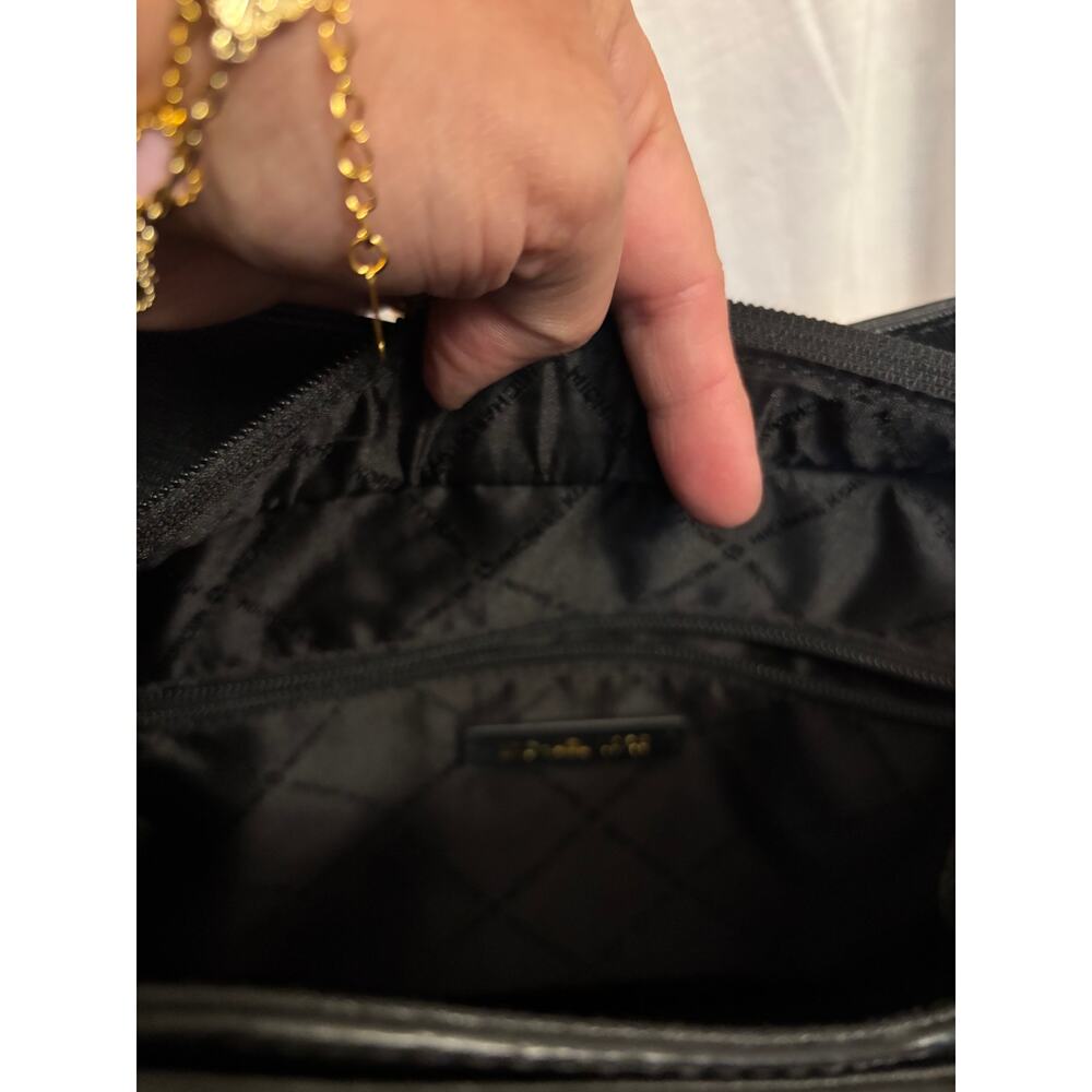 Michael Kors Jet Set Large Saffiano Leather Shoulder Tote - Black w/Gold chain - Picture 5 of 9